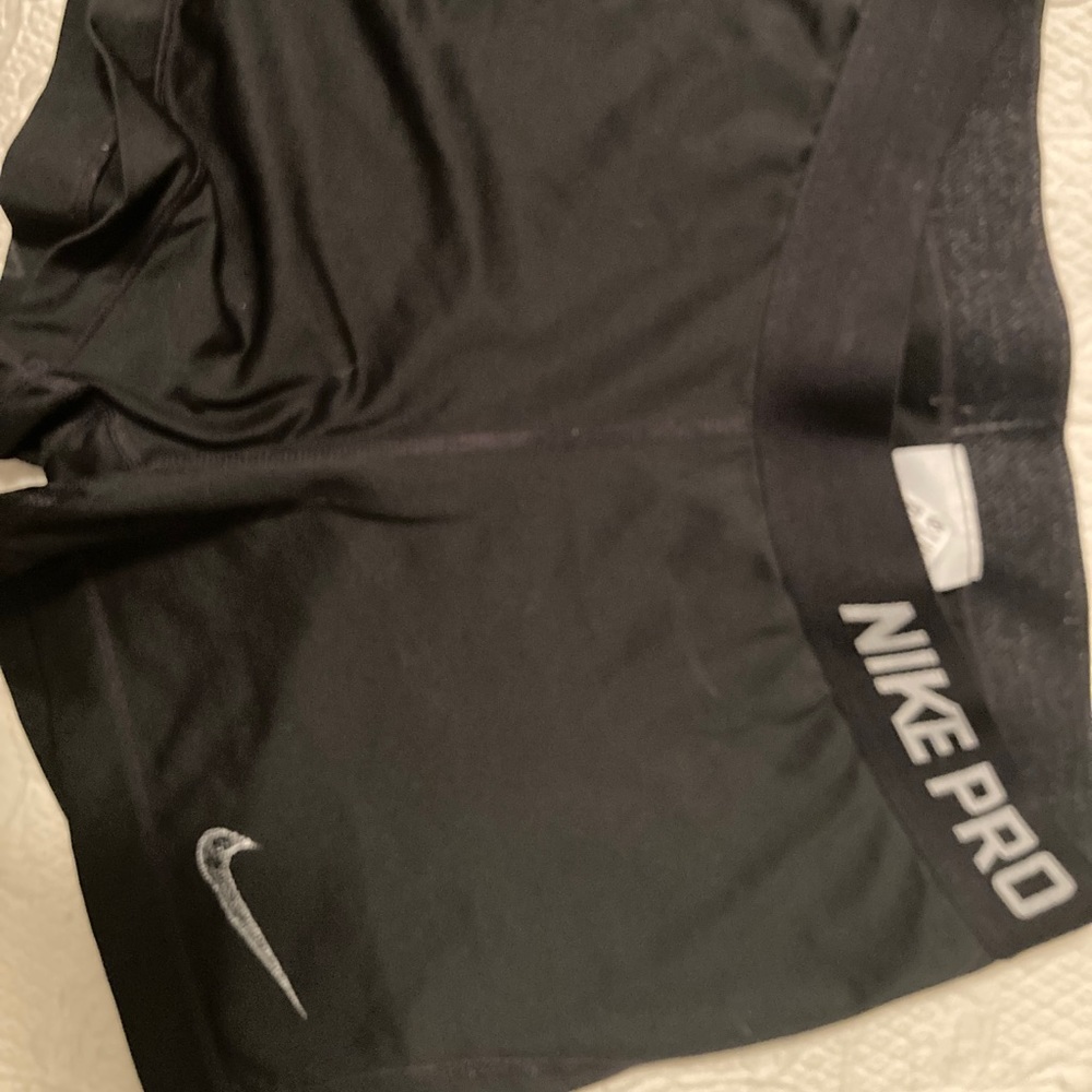 Medium Nike Pro short